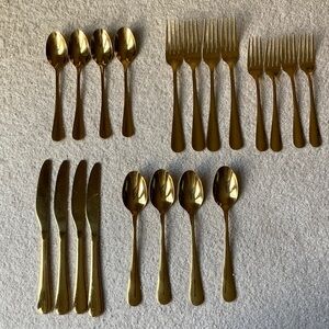 20 piece Vivani gold silverware